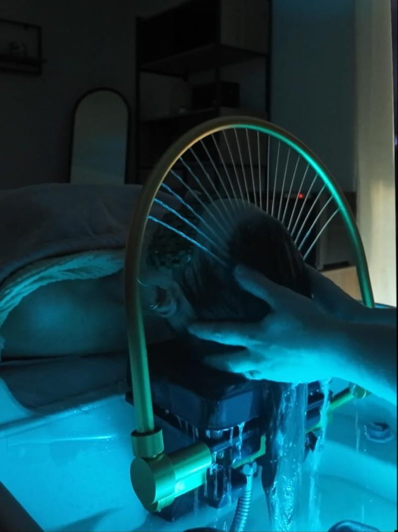 Soin Head Spa japonais et massage du cuir chevelu chez Camélia